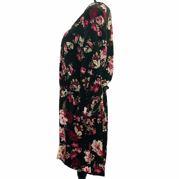 FLORAL Women's V-Neck Long Sleeve Romper - Picture 8 of 10